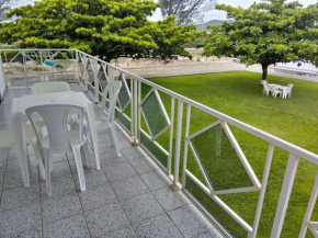 Pé na areia, casa de frente para o mar, 04 quartos, 04 banheiros